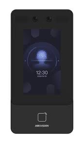 CONTROL DE ACCESO HIKVISION CON RECONOCIMIENTO FACIAL, LCD 4.3, CÁMARA DE 2 MPX, RED 10 M/100 M Y WI-FI, RS-485 Y WIEGAND, 3000 TARJETAS MIFARE, 1500 ROSTROS, 150000 EVENTOS,12 VDC/1 A, SOPORTA EXTERIORES (IP65)